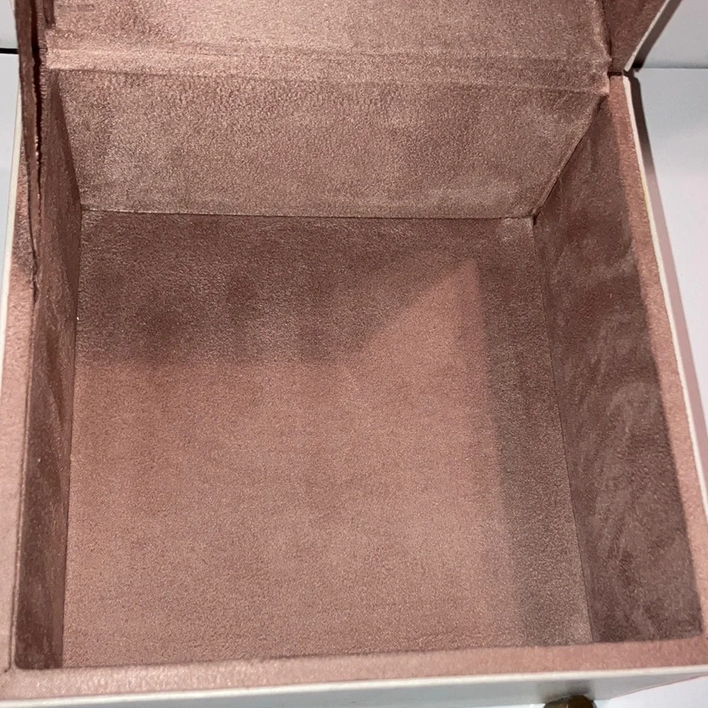 Cream Jewelry Keepsake‎ Box with Gold Accents Faux Leather Sleek Modern Minimal